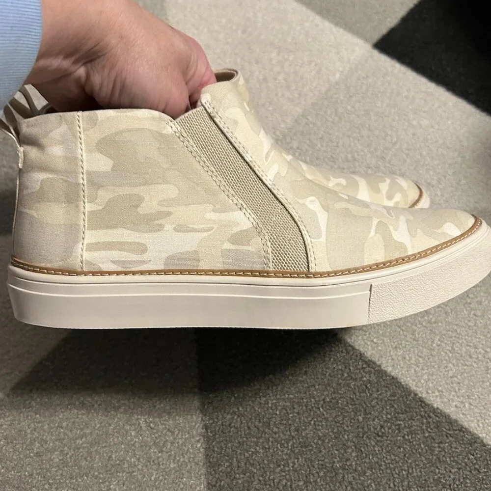 Toms Bryce Egret Camo Printed Canvas Mid Cut Slip‎ On Sneakers Women's Size 9